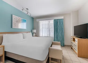 Hilton Vacation Club Crescent on South Beach Miami hotel thumbnail 7