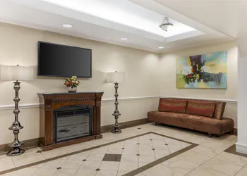 Best Western Plus Waxahachie Inn & Suites hotel thumbnail 2