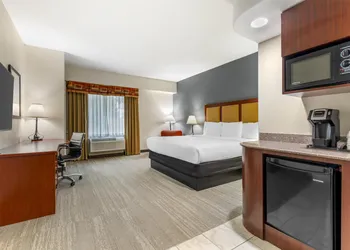 Best Western Plus Waxahachie Inn & Suites hotel thumbnail 5