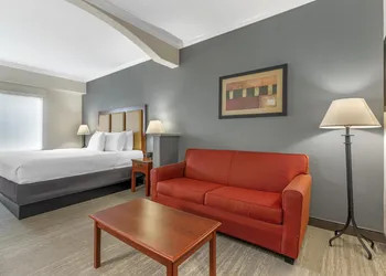 Best Western Plus Waxahachie Inn & Suites hotel thumbnail 8