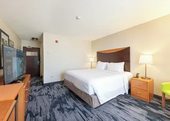 Fairfield Inn & Suites by Marriott Chicago Naperville hotel thumbnail 5