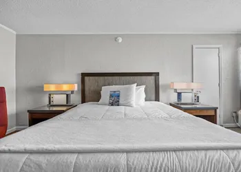 Oasis Hotel hotel thumbnail 3