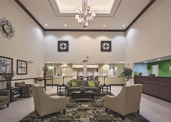 La Quinta Inn & Suites by Wyndham Lancaster hotel thumbnail 2