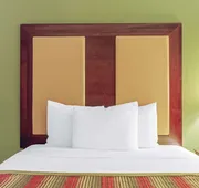 La Quinta Inn & Suites by Wyndham Lancaster hotel detail image 7