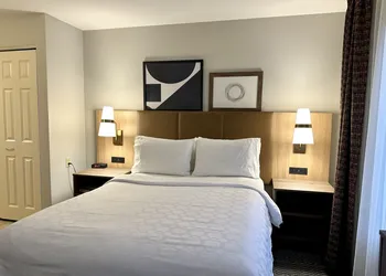 Staybridge Suites Milwaukee West-Oconomowoc by IHG hotel thumbnail 3