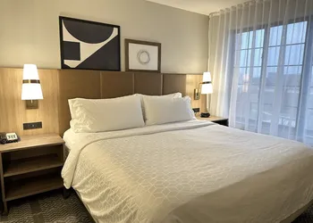 Staybridge Suites Milwaukee West-Oconomowoc by IHG hotel thumbnail 8