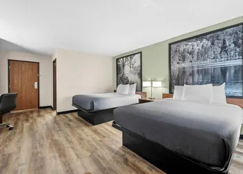 Super 8 by Wyndham Alexandria MN hotel thumbnail 7