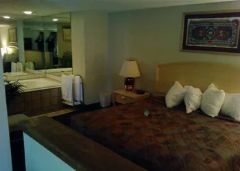 Will Rogers Inn hotel thumbnail 8