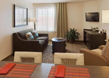 MainStay Suites Southfield-Detroit hotel thumbnail 5