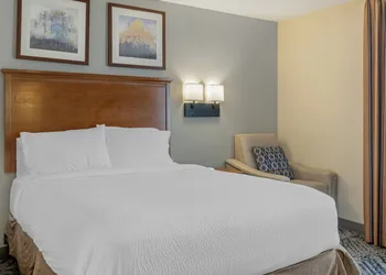 Candlewood Suites Indianapolis East by IHG hotel thumbnail 8