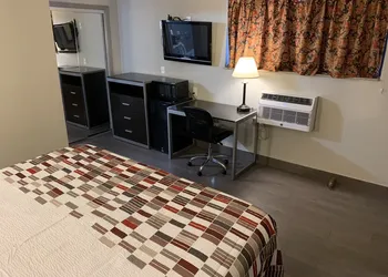 Red Roof Inn Copiague hotel thumbnail 6