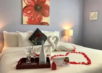 M Hotel hotel thumbnail 8