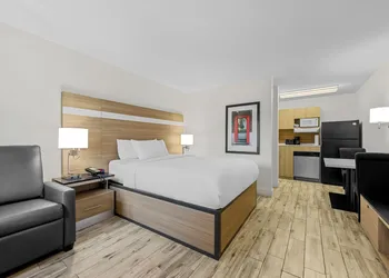 Mainstay Suites Knoxville - Cedar Bluff hotel thumbnail 8
