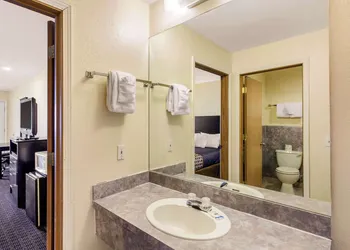Rodeway Inn Coeur d'Alene hotel thumbnail 5