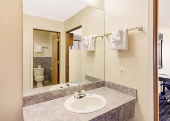 Rodeway Inn Coeur d'Alene hotel thumbnail 7