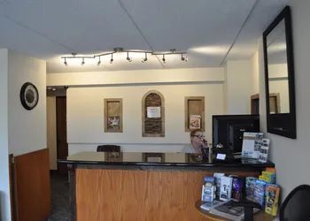 Super 8 by Wyndham Petoskey hotel thumbnail 3