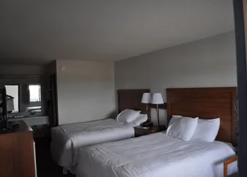 Super 8 by Wyndham Petoskey hotel thumbnail 5