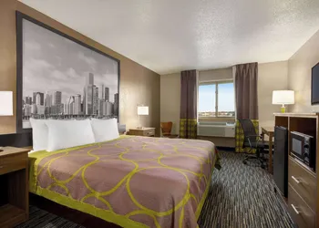 Super 8 by Wyndham Joliet I-55 N/Chicago hotel thumbnail 7