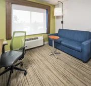 Holiday Inn Express Chicago NW - Vernon Hills by IHG hotel detail image 3