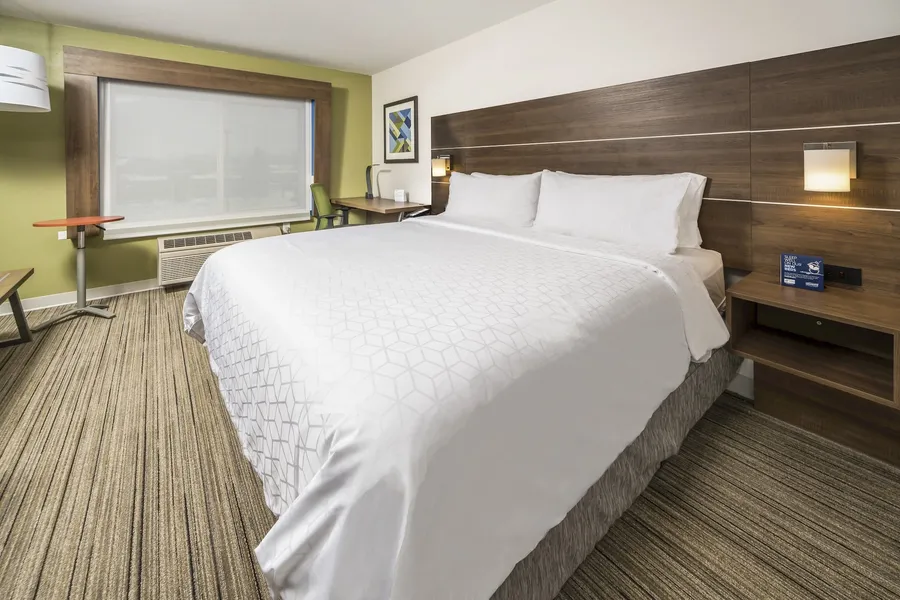 Holiday Inn Express Chicago NW - Vernon Hills by IHG hotel detail image 6
