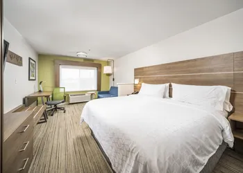 Holiday Inn Express Chicago NW - Vernon Hills by IHG hotel thumbnail 7