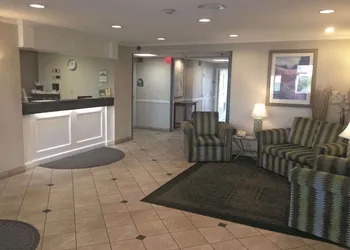 La Quinta Inn & Suites by Wyndham Chicago Gurnee hotel thumbnail 3
