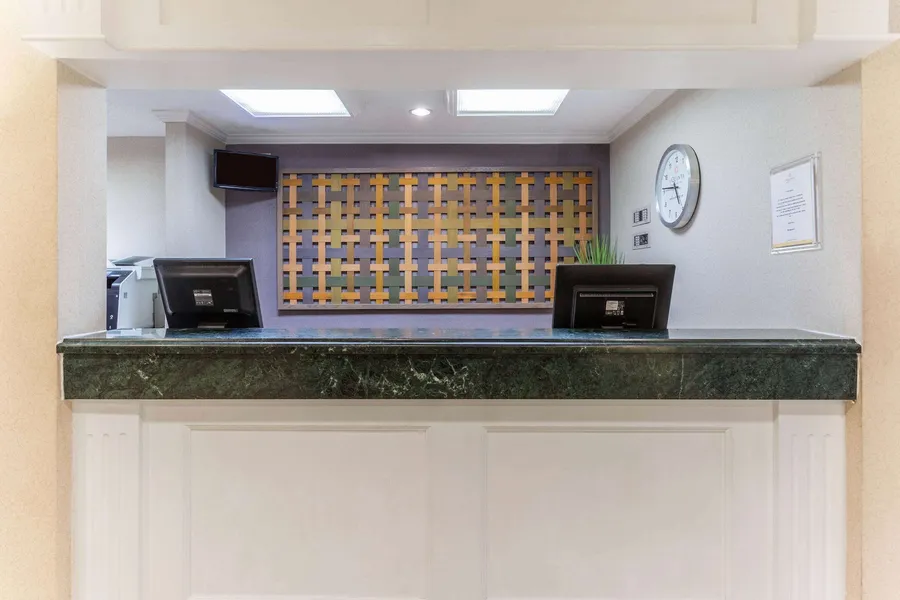 La Quinta Inn & Suites by Wyndham Chicago Gurnee hotel detail image 6