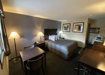 Golden Hill Inn Danbury hotel thumbnail 2