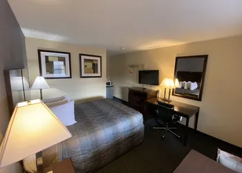 Golden Hill Inn Danbury hotel thumbnail 4