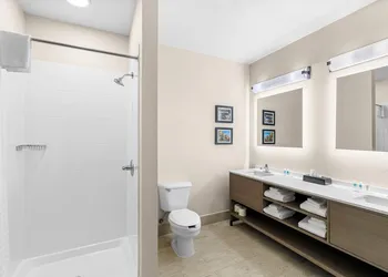 Comfort Suites Daphne - Mobile East Bay hotel thumbnail 8