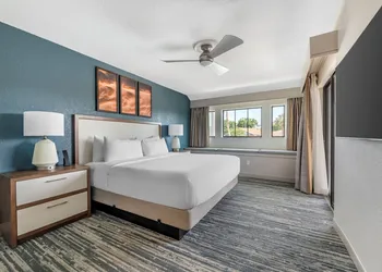 Orbit One Vacation Villas hotel thumbnail 5