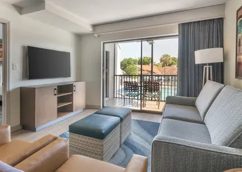 Orbit One Vacation Villas hotel thumbnail 8