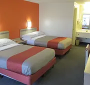 Travelodge by Wyndham Lansing hotel detail image 3
