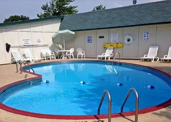 Travelodge by Wyndham Lansing hotel thumbnail 6