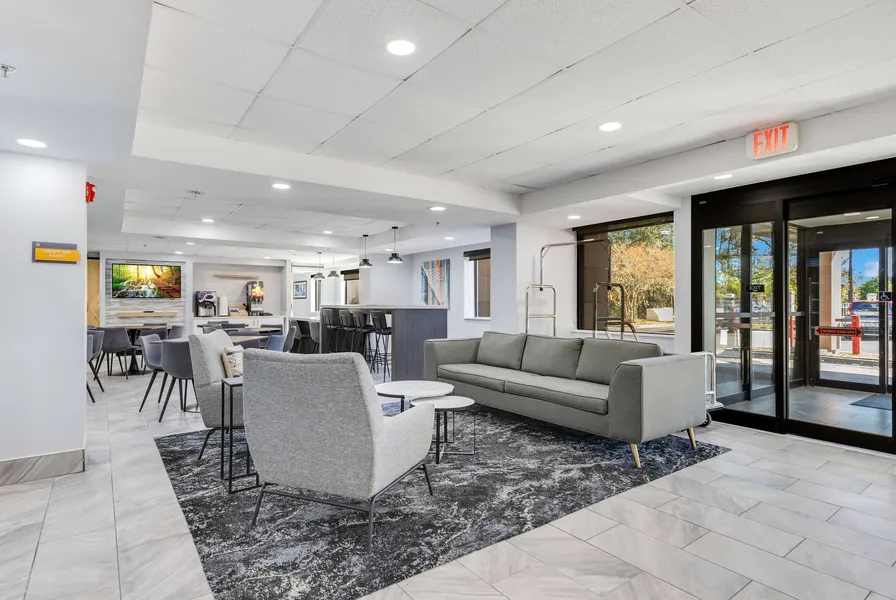 La Quinta Inn & Suites by Wyndham Jacksonville Mandarin hotel detail image 6