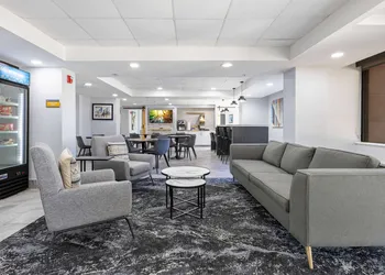La Quinta Inn & Suites by Wyndham Jacksonville Mandarin hotel thumbnail 7