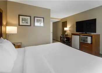 Comfort Inn & Suites Peachtree Corners - Norcross hotel thumbnail 7