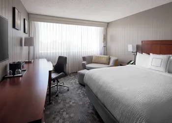Courtyard by Marriott Richmond/Berkeley hotel thumbnail 7