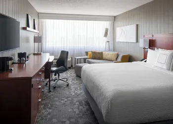 Courtyard by Marriott Richmond/Berkeley hotel thumbnail 8