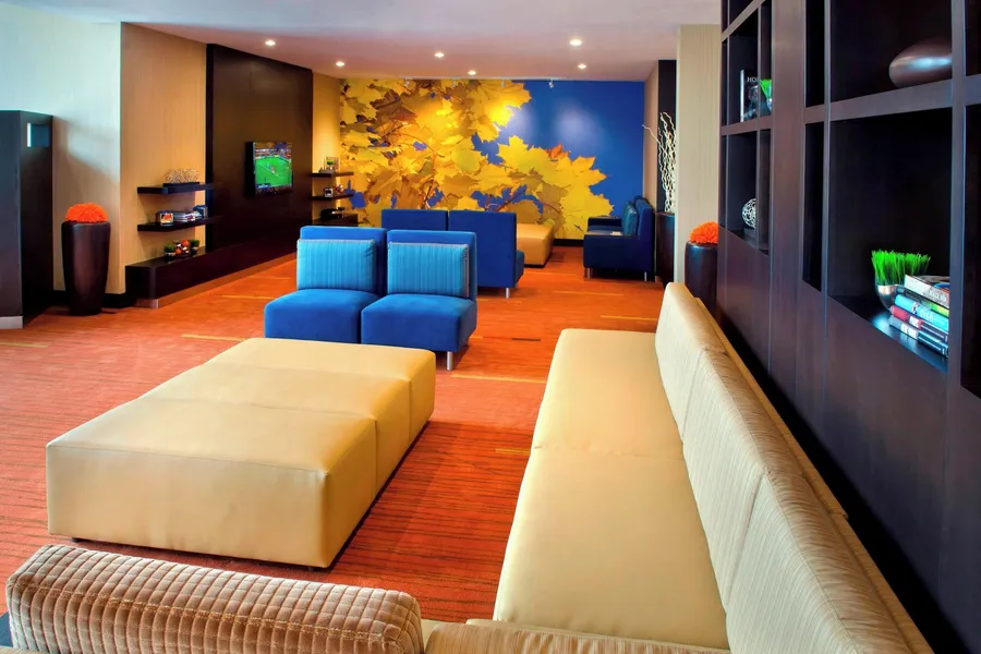 Courtyard by Marriott Niagara Falls hotel detail image 2