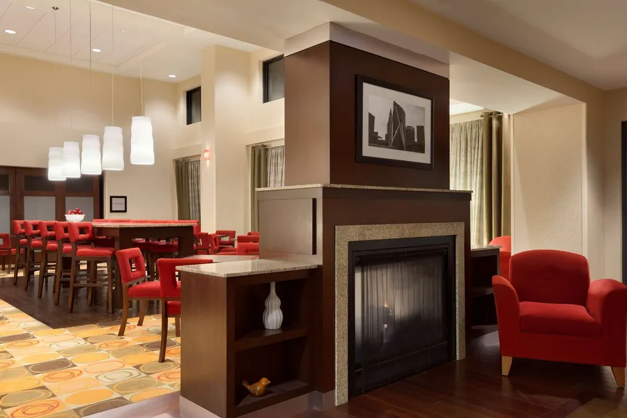 Hampton Inn & Suites Hartford/East Hartford hotel detail image 2