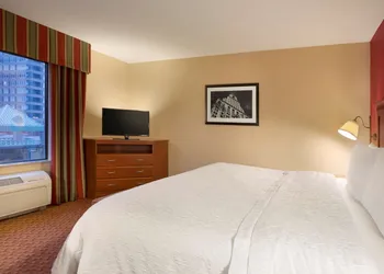 Hampton Inn & Suites Hartford/East Hartford hotel thumbnail 4