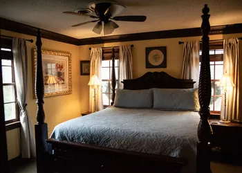 Williamsburg Sampler B & B hotel thumbnail 6