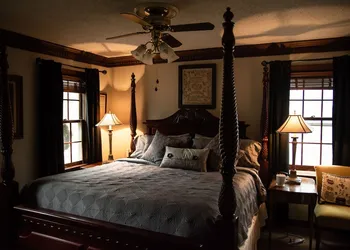 Williamsburg Sampler B & B hotel thumbnail 8