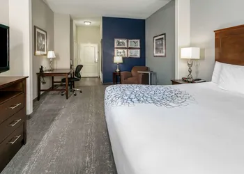 La Quinta Inn & Suites by Wyndham Horn Lake / Southaven Area hotel thumbnail 7