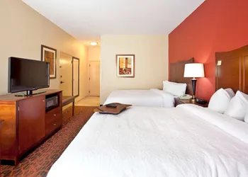 Hampton Inn & Suites El Paso-Airport hotel thumbnail 7