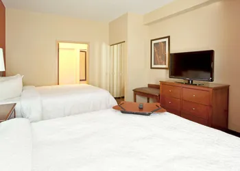 Hampton Inn & Suites El Paso-Airport hotel thumbnail 8