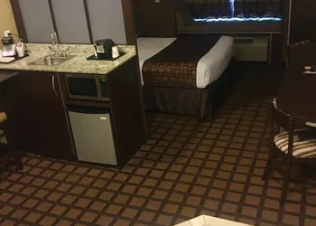 Microtel Inn & Suites by Wyndham Minot hotel thumbnail 4