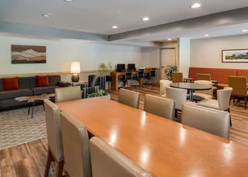 Best Western Plus Windjammer Inn & Conference Center hotel thumbnail 2