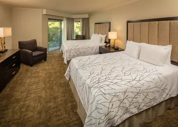 Eagle Ridge Resort and Spa hotel thumbnail 5